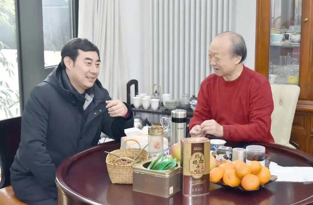吴澜走访看望所联系服务专家人才冯大中先生