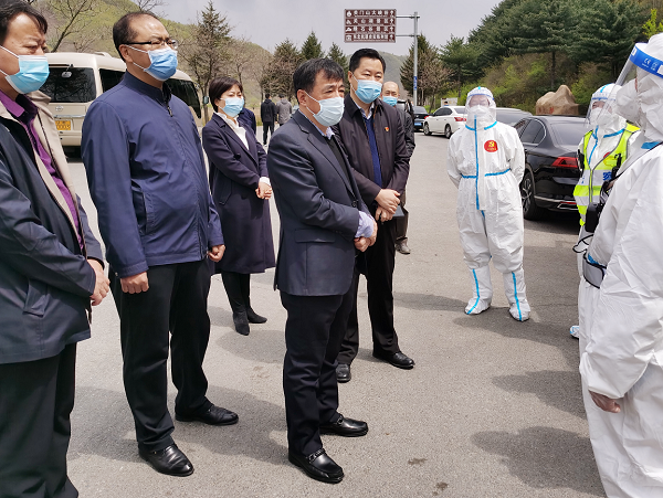 吴世民督导检查“五一”期间疫情防控工作 