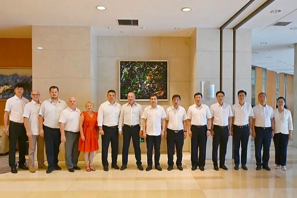 吴澜吴世民会见俄罗斯南部联邦区经促会会长格卢沙科夫•伊戈尔一行