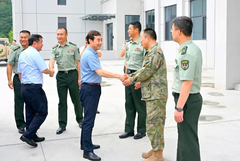 吴澜吴世民李景玉高巍等市领导走访慰问驻溪部队
