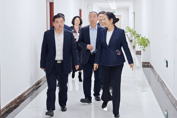 吴世民看望所联系专家人才并深入高新区调研企业运行发展