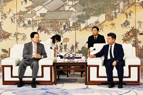 孙付春何庆伟分别会见日本岩手县和韩国堤川市客人