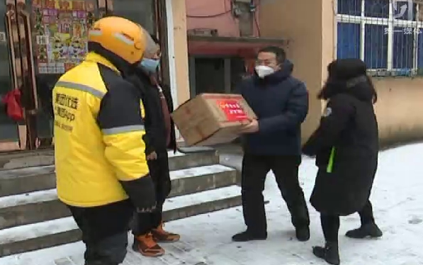 团市委开展“暖冬行动”为快递小哥、外卖骑手送祝福