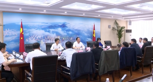 我市举办干部荣誉退休仪式